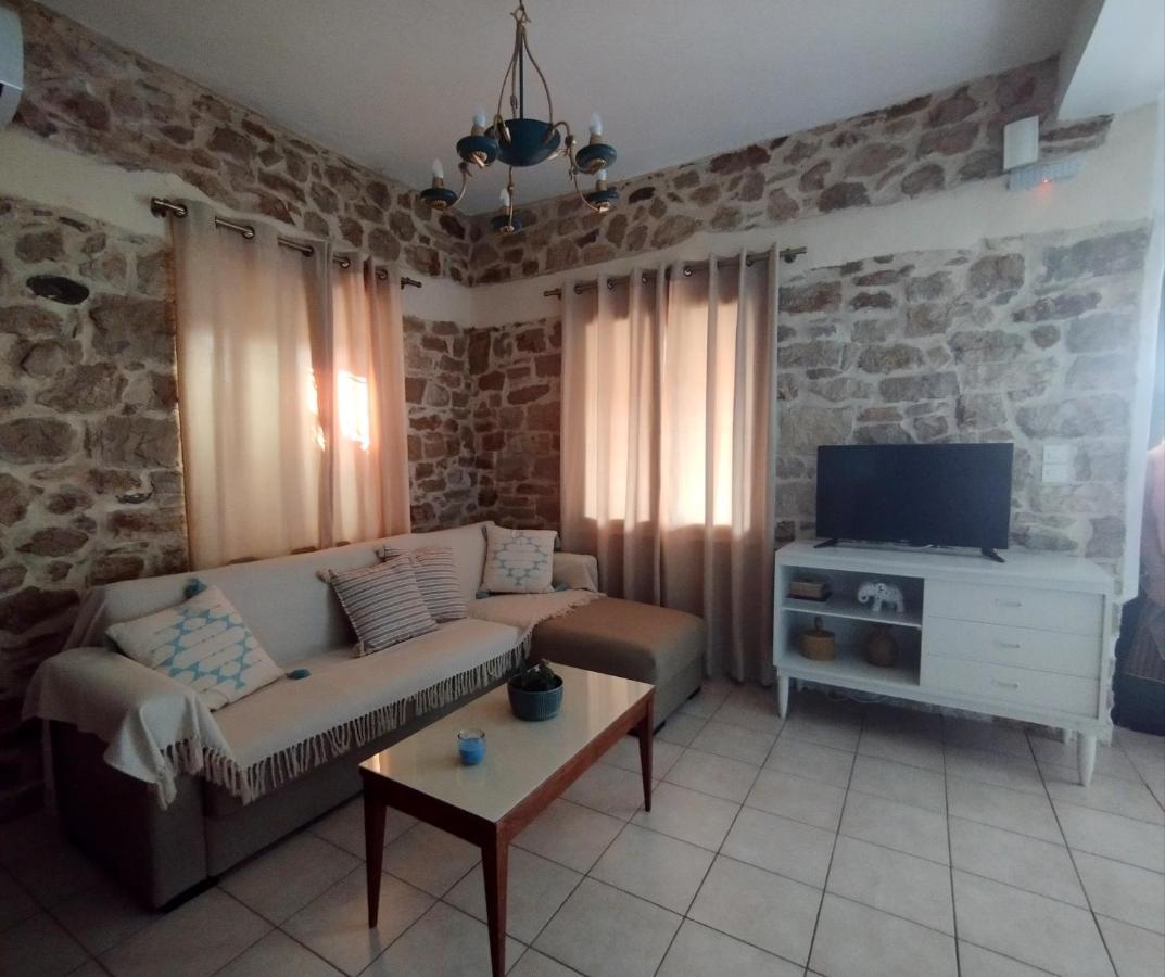 Το Πέτρινο Apartment Aitoliko Ngoại thất bức ảnh