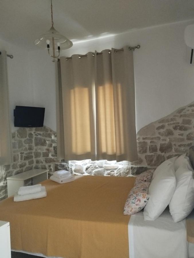 Το Πέτρινο Apartment Aitoliko Ngoại thất bức ảnh